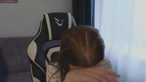 Molly   Emily online show from October 1, 10:54 am