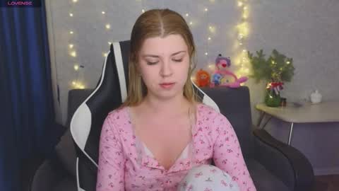 Molly   Emily online show from February 6, 2:42 pm