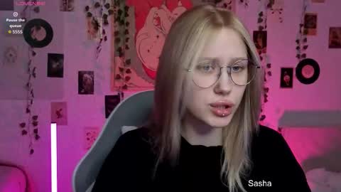 Snapshot of _kitekat_ chatting on October 31, 10:38 am _kitekat_ online show from October 31, 10:38 am