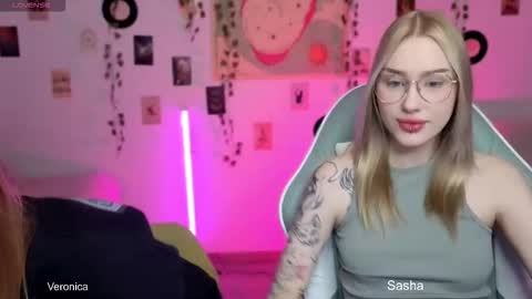 Snapshot of _kitekat_ chatting on November 2, 11:12 am _kitekat_ online show from November 2, 11:12 am