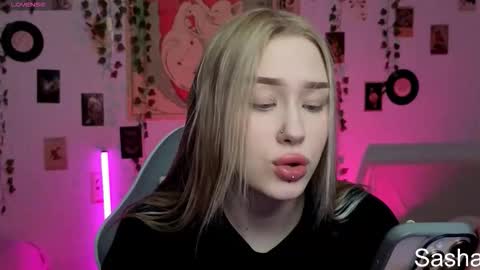 Snapshot of _kitekat_ chatting on November 20, 10:04 am _kitekat_ online show from November 20, 10:04 am