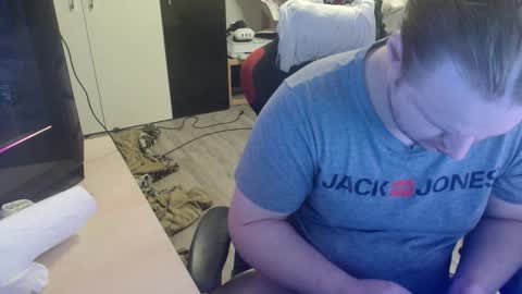 Snapshot of _kitsu_ chatting on December 14, 3:34 am _kitsu_ online show from December 14, 3:34 am