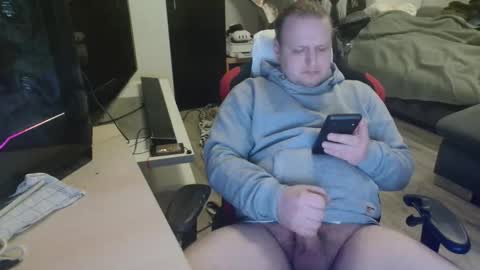 Snapshot of _kitsu_ chatting on December 17, 3:51 pm _kitsu_ online show from December 17, 3:51 pm