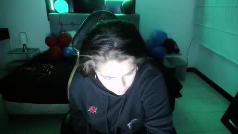 Snapshot of _kitten_1 chatting on February 19, 7:06 am _kitten_1 online show from February 19, 7:06 am