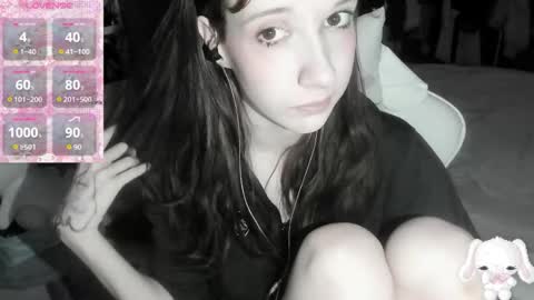  kuro  online show from April 4, 7:17 am