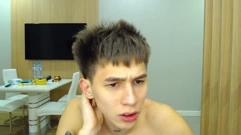 Snapshot of _kurt chatting on December 2, 12:19 am Kurt online show from December 2, 12:19 am