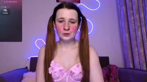 Snapshot of _kylle_ chatting on November 24, 7:35 pm _kylle_ online show from November 24, 7:35 pm