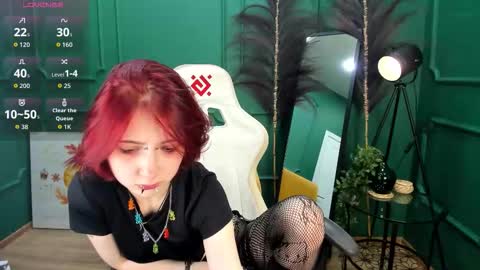 Snapshot of _l_o_r_r_y_ chatting on November 6, 1:45 pm _l_o_r_r_y_ online show from November 6, 1:45 pm