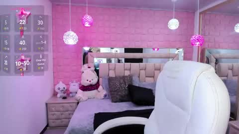 Laura online show from May 20, 1:17 pm
