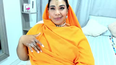 NAILHA SAJANI  online show from December 6, 3:44 pm