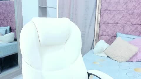 NAILHA SAJANI  online show from March 5, 5:08 pm