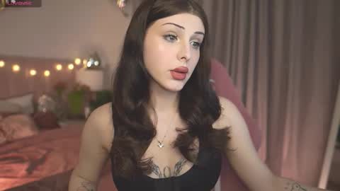 Snapshot of _lala_land_ chatting on February 13, 12:11 pm Im sweet Lettie ntmu - online show from February 13, 12:11 pm