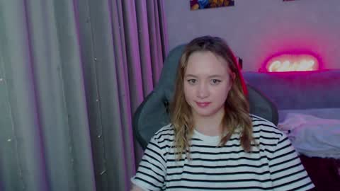 _lalune_ online show from January 6, 4:04 am