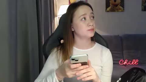 _lalune_ online show from January 15, 2:10 pm