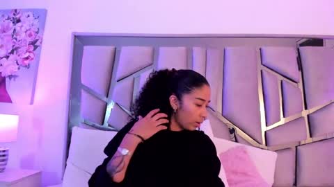 Lanna  online show from December 29, 12:23 pm