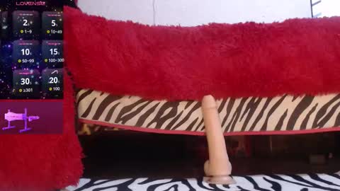 Snapshot of _leyla_james_ chatting on October 23, 1:38 am leyla online show from October 23, 1:38 am