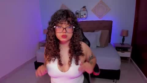 Liily online show from November 29, 8:12 pm