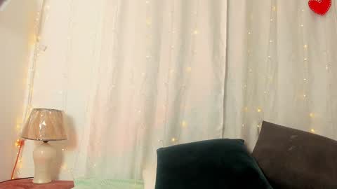 Snapshot of _little_ivy chatting on February 4, 11:49 pm Ivy 3 online show from February 4, 11:49 pm