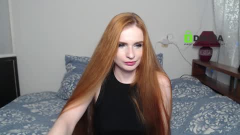 Snapshot of _lonelycat_ chatting on December 3, 8:40 pm Katya online show from December 3, 8:40 pm