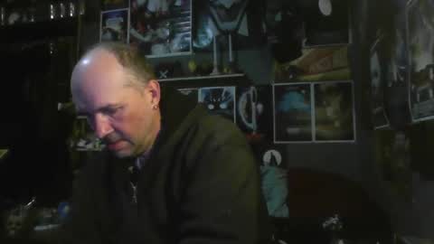 Snapshot of _longfellow chatting on October 31, 12:00 am That guy online show from October 31, 12:00 am