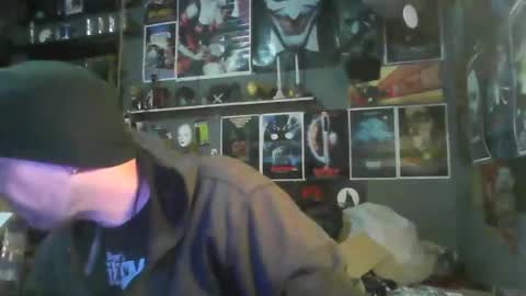 Snapshot of _longfellow chatting on November 1, 6:32 pm That guy online show from November 1, 6:32 pm