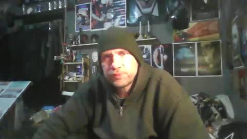 Snapshot of _longfellow chatting on November 27, 8:27 am That guy online show from November 27, 8:27 am