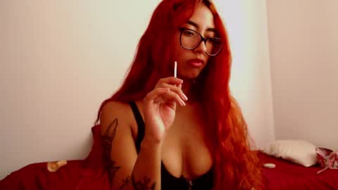 _loreana_ online show from January 28, 3:25 pm