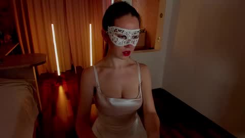 Snapshot of _lovely_lady chatting on December 4, 11:52 am Alice online show from December 4, 11:52 am