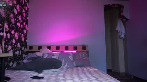 Snapshot of _lovely_mikh chatting on June 13, 2:59 pm Lovely online show from June 13, 2:59 pm