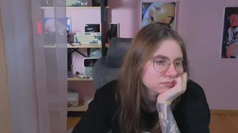 Ann online show from April 8, 8:20 pm