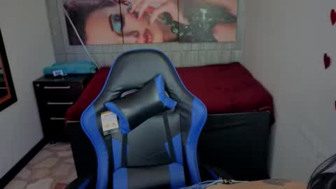 Lucia online show from February 15, 1:09 pm