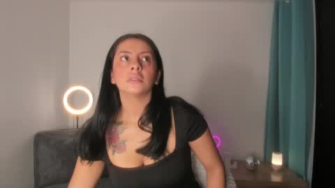   online show from April 12, 3:28 pm