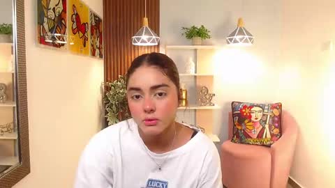 Snapshot of _lucy_grey chatting on May 29, 11:19 am Lucy online show from May 29, 11:19 am
