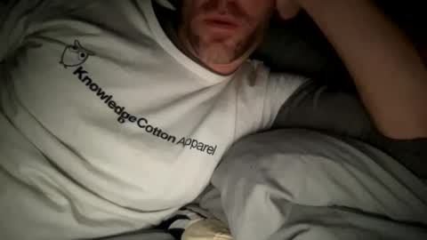 Snapshot of _lululeo_ chatting on December 1, 5:23 am _lululeo_ online show from December 1, 5:23 am