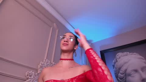  Luna  online show from January 18, 2:33 pm