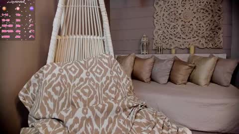  Luna  online show from February 18, 12:39 pm