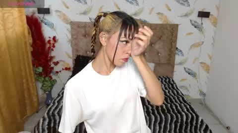 Luna Make me wet please  online show from April 16, 9:04 pm