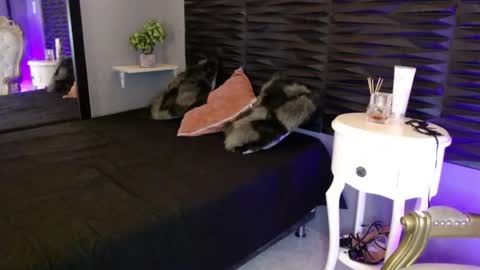 _lustyles_ online show from March 22, 7:34 am