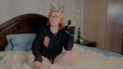 _lynxie_ online show from June 6, 9:14 am