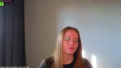 Snapshot of _lysafeta_ chatting on September 17, 4:36 am Welcome guys  Pleasure to see you all here  My name is Lysafeta and MichaelaTip menu is active Private is open  online show from September 17, 4:36 am