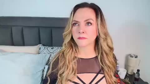 Snapshot of _madamemature_ chatting on July 8, 1:59 pm Lady Chanel online show from July 8, 1:59 pm