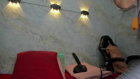 Maddy online show from January 18, 11:54 am