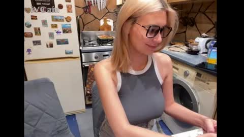 _magic_kis online show from April 18, 12:03 am