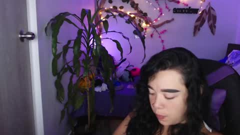 Snapshot of _marcela_wi chatting on June 18, 1:06 am Marce online show from June 18, 1:06 am