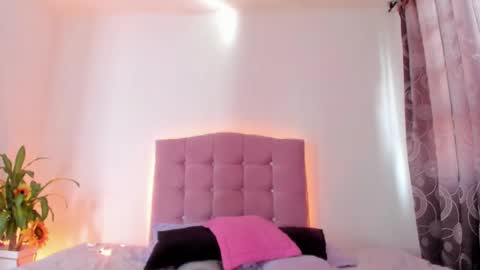 Maria paula online show from March 3, 8:54 pm