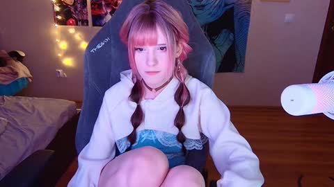 Snapshot of _mariko_ chatting on January 2, 2:35 pm Mariko online show from January 2, 2:35 pm