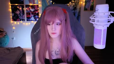 Snapshot of _mariko_ chatting on March 6, 2:40 pm Mariko online show from March 6, 2:40 pm