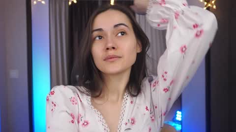  Gwen  online show from December 13, 5:54 pm