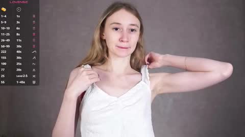  Gwen  online show from September 15, 2:22 am