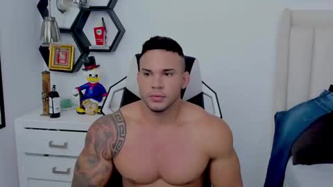 Snapshot of _matthew_santos_ chatting on December 12, 10:31 pm _matthew_santos_ online show from December 12, 10:31 pm